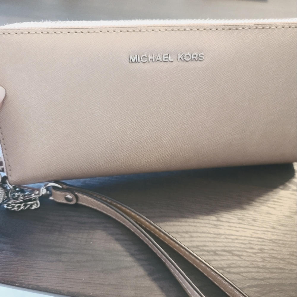 Michael Kors pink metallic wallet